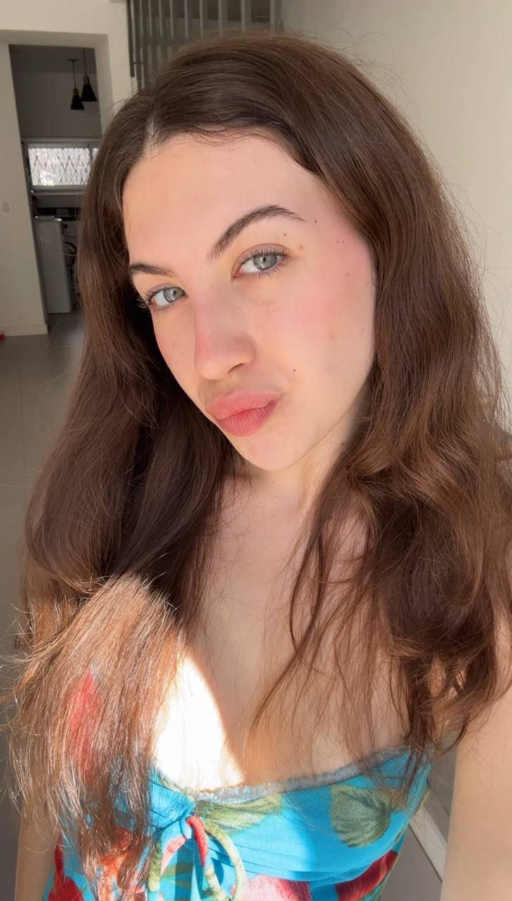 Nude girl Amber in Sendai