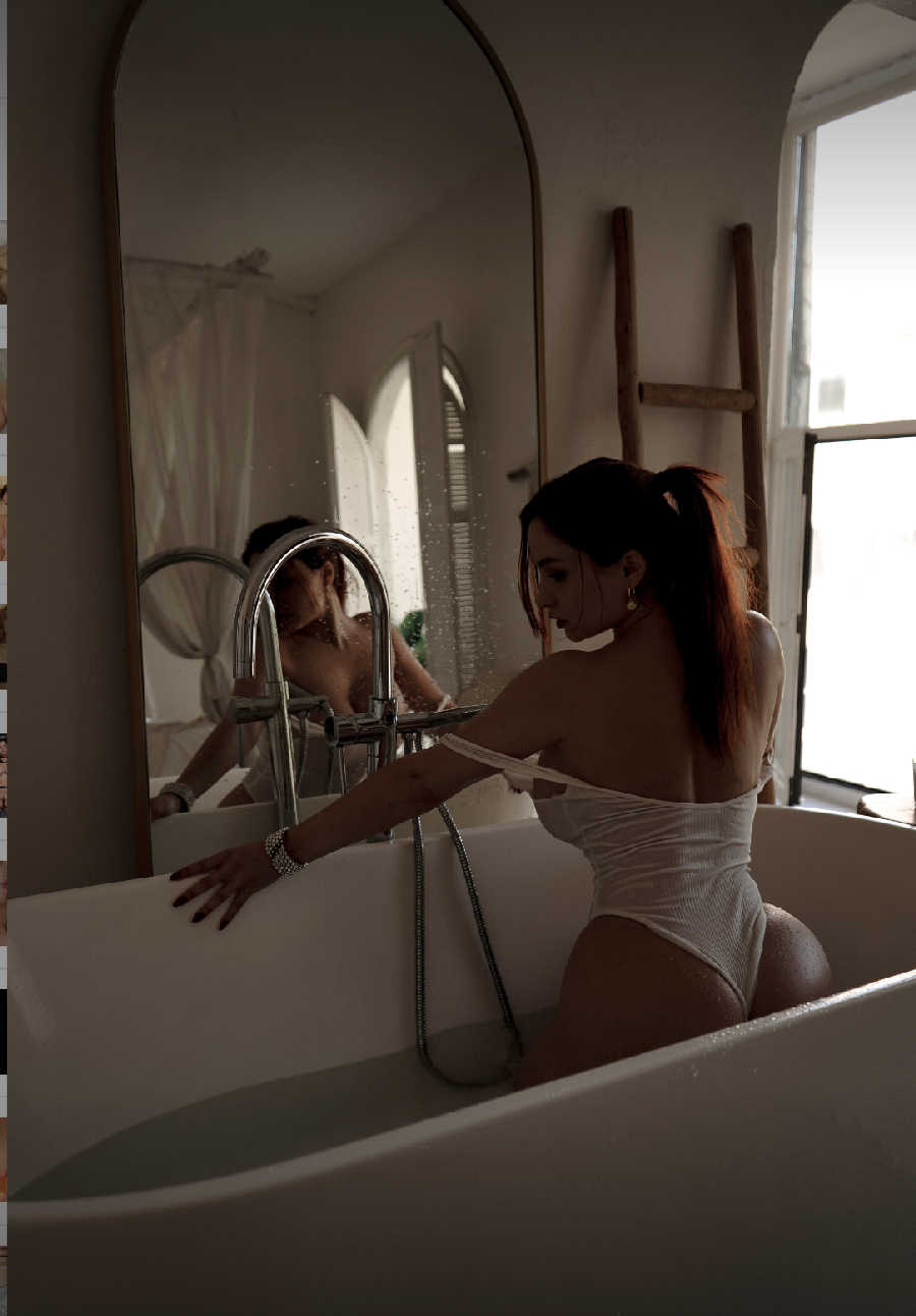 A playful frame from Miranda Faith nude — online in Sendai