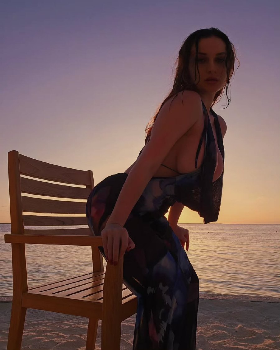 Sexy girl Miranda Faith nude in Sendai