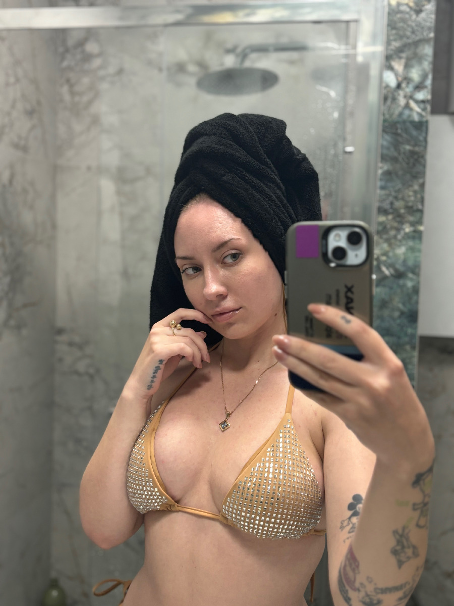 Nude girl KateV in Sendai