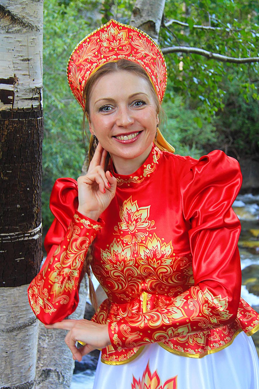 Women in Slavic costumes in Sendai
