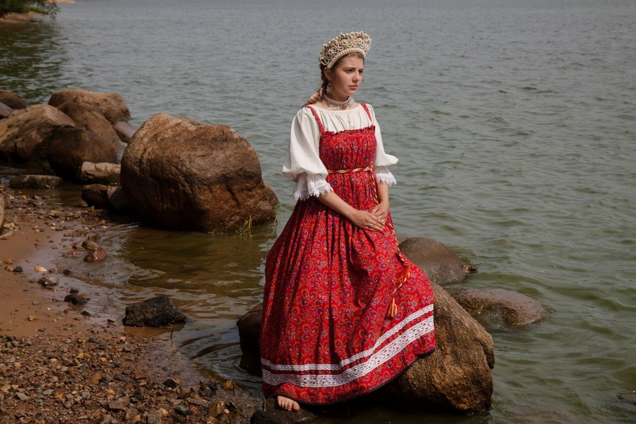 Women in Slavic costumes in Sendai